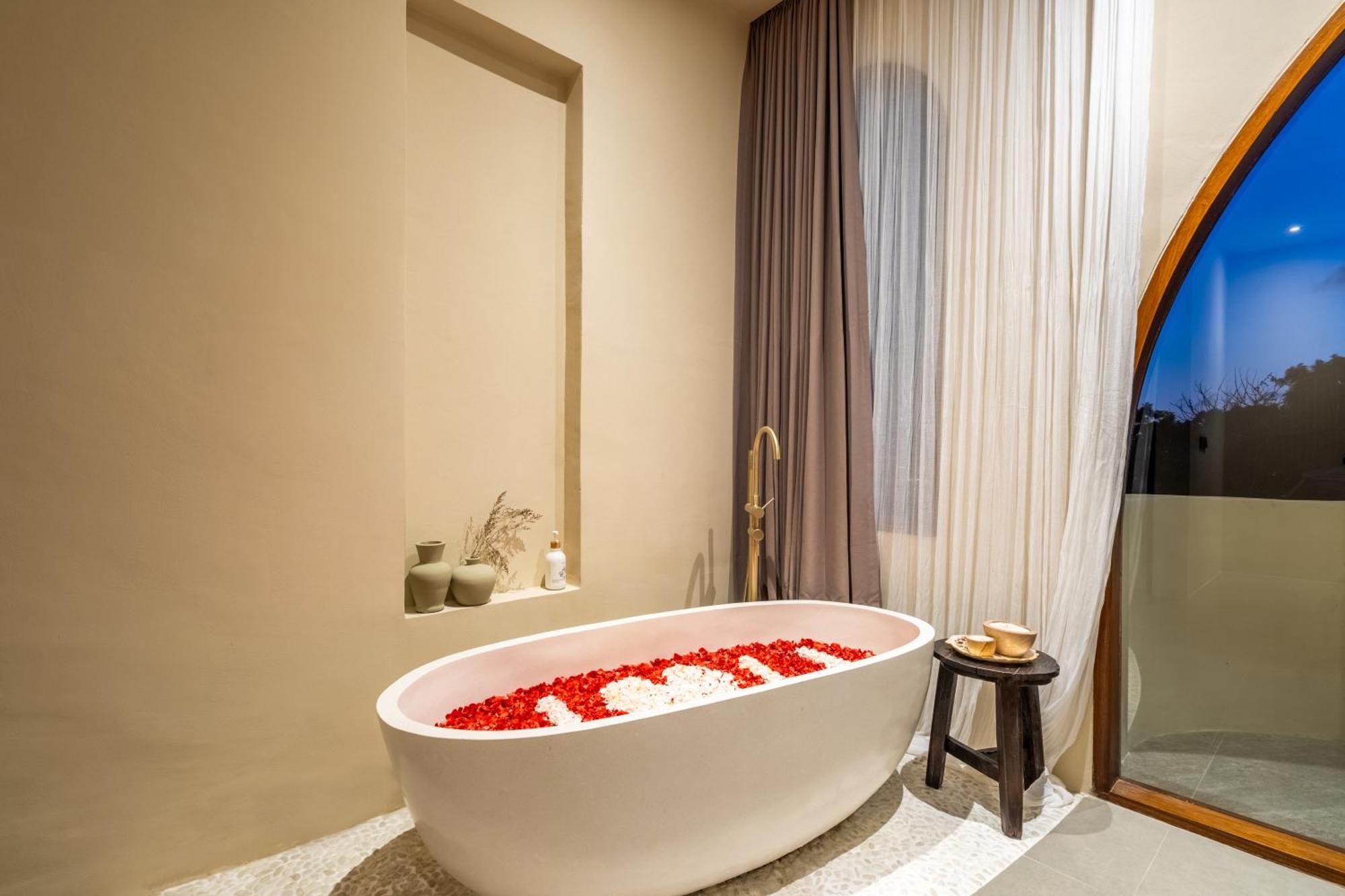 Amani Villas: New, Luxury, Mediterranean, Private Pool, * Canggu